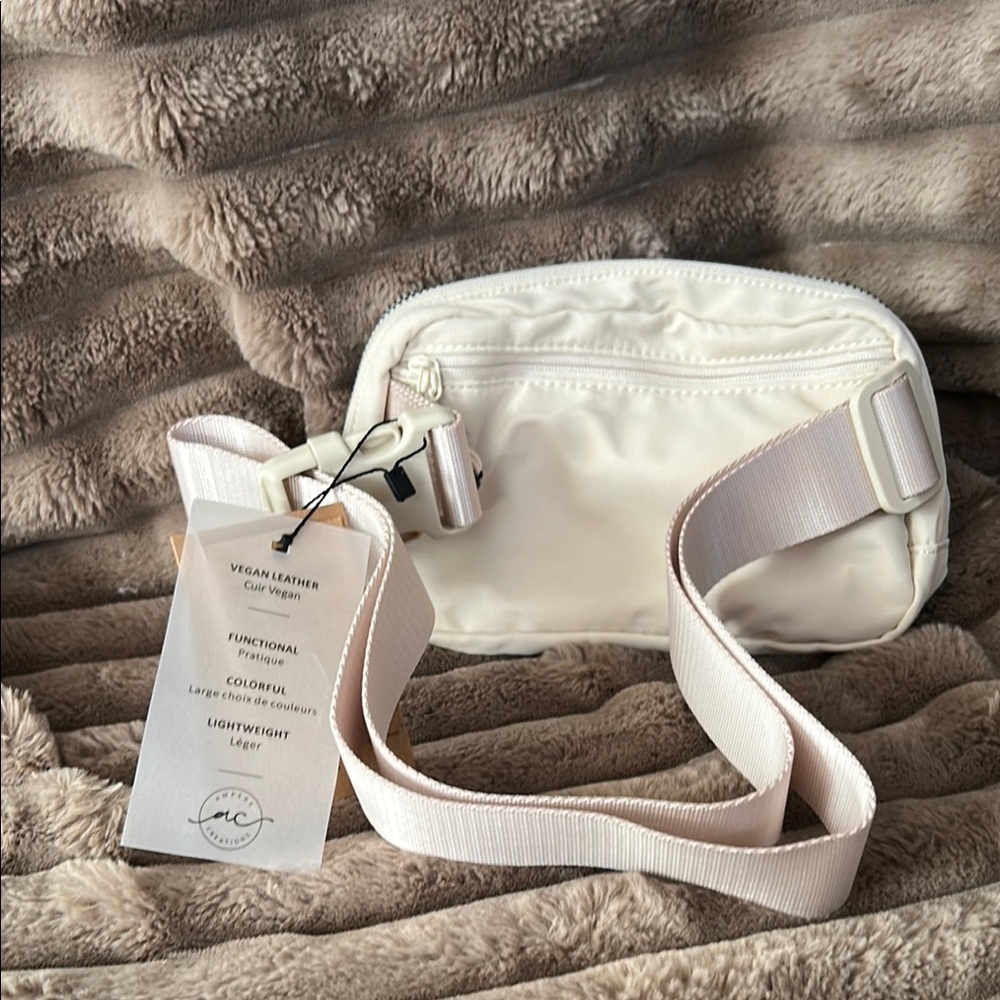 Cream Minimalist Belt Bag with Zipper Closure - Picture 2 of 7